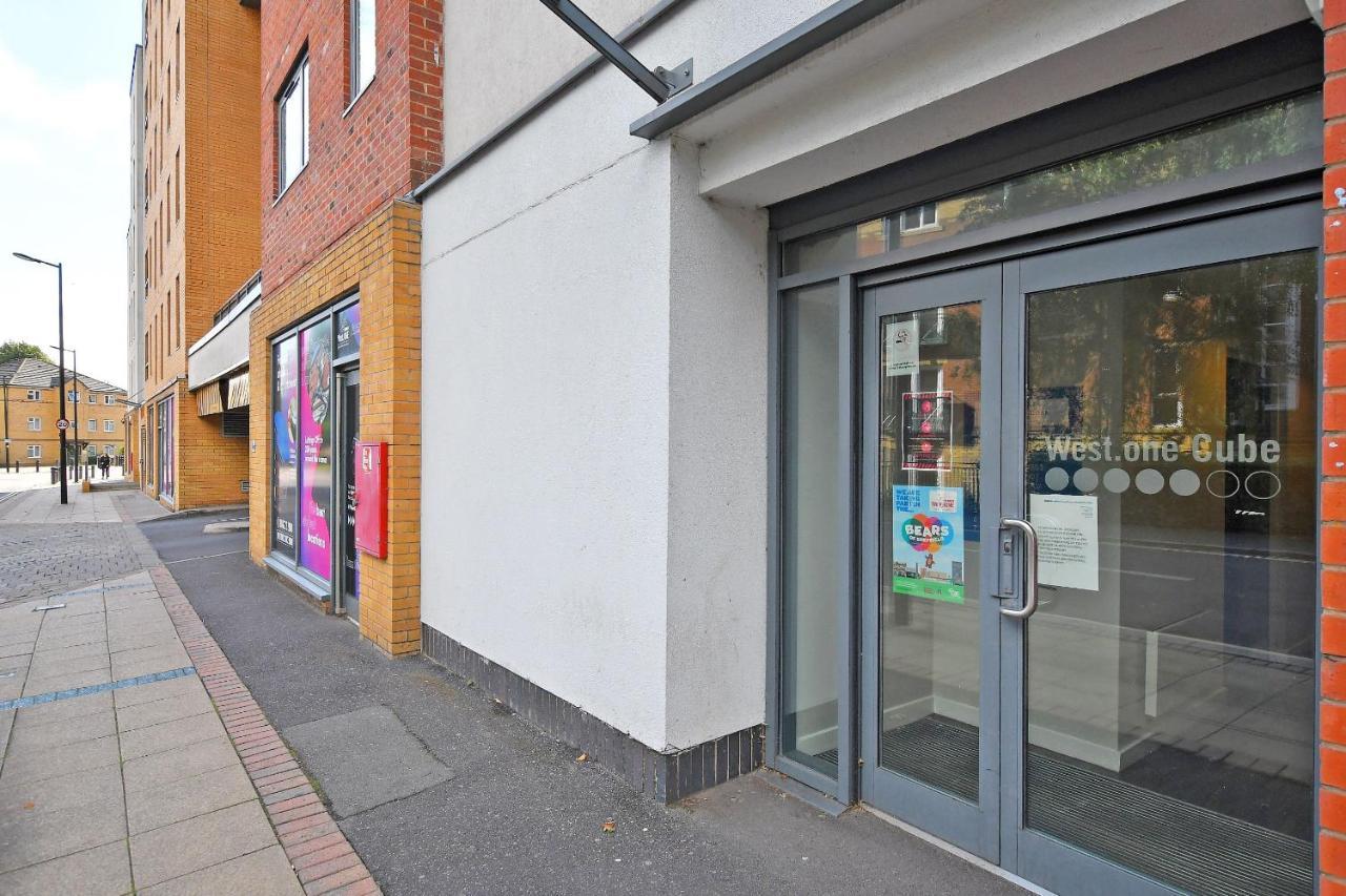 City Centre Modern Studio Apartment - Westone Free Wifi, Gym Access, Netflix Sheffield Zewnętrze zdjęcie